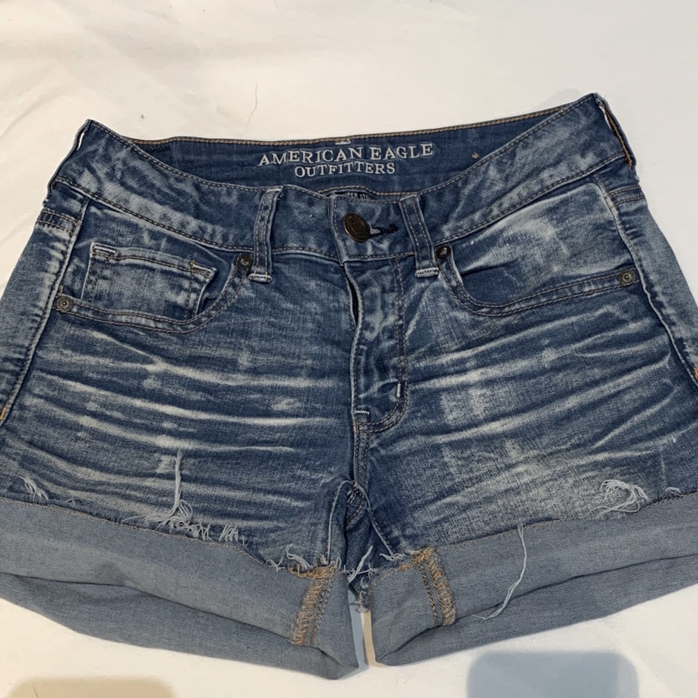 Size 6 American Eagle denim shorts!